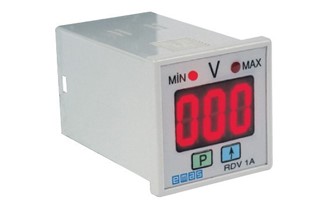 RD Serisi 230VAC 1CO5A (rezistif) Dijital Voltmetre Panelmetre